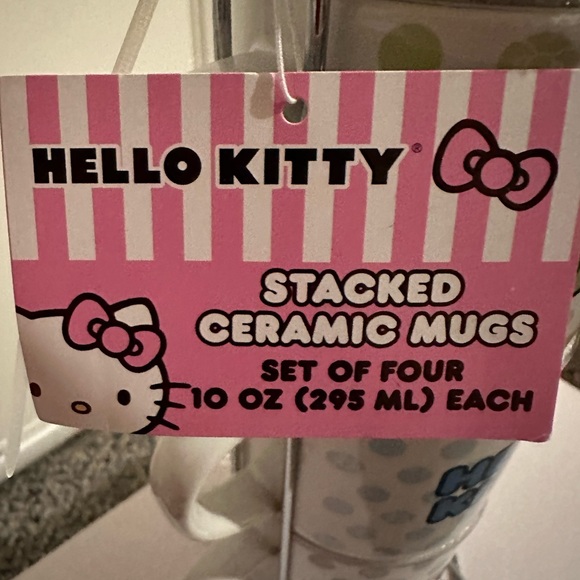 NWT: Hello kitty tour w/ stand - Picture 5 of 5
